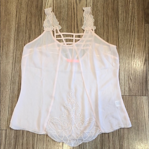 lulumari Tops - Pink tank top